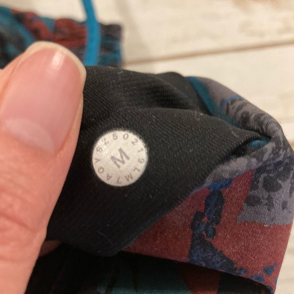 Lululemon Pace Breaker Short 9" *Linerless Tropical Shadow Shark Teal Multi Med - Picture 15 of 15